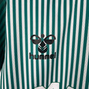 Camisa Werder Bremen I 23/24 - Torcedor Hummel Masculina - Branca e verde com detalhes em preto