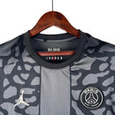 Camisa Paris Saint-Germain III 23/24 - Torcedor Nike Masculina - Preta com detalhes em cinza