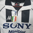 Camisa Retrô Juventus I 1997/1998 - Kappa Mascukina - Preta e branca