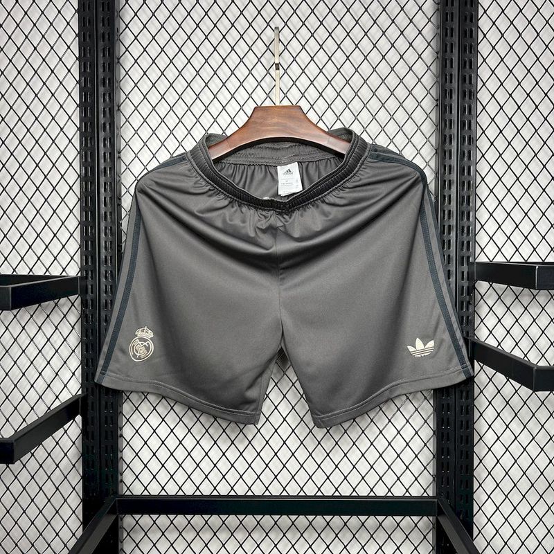 Real Madrid 24/25 Preto 24/25 Jersey Men's Fan Version product image