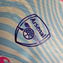 Camisa Arsenal Treino 23/24 - Jogador Adidas Masculina - Branca com detalhes em rosa e azul