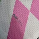 Camisa Manchester City Treino 23/24 - Torcedor Puma Masculina - Branca com detalhes em verde e rosa