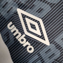 Camisa Grêmio Treino 23/24 - Torcedor Umbro Masculina - Azul com detalhes em cinza