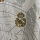 Camisa Real Madrid Edição Especial 23/24 - Torcedor Adidas Masculina - Branca com detalhes em dourado