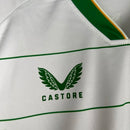 Kit Infantil Irlanda II Castore 23/24 - Branca com detalhes em laranja e verde