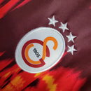 Camisa Galatasaray Treino 23/24 - Torcedor Nike Masculina - Vinho com detalhes em vermelho e amarelo