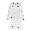 Kit Infantil Seleção Portugal II 25/26 manga longa - Puma - Branco com detalhes em verde e vermelho