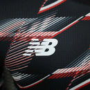 Camisa São Paulo Treino 24/25 - Jogador New Balance Masculina - Preta com detalhes em vermelho e branco