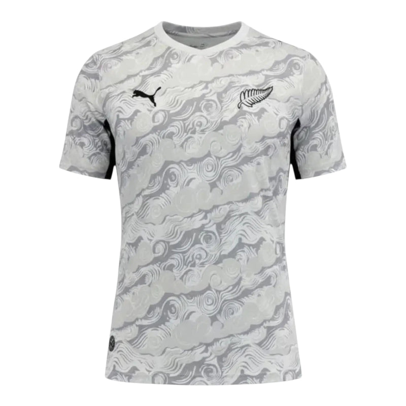 Camisa Seleção Nova Zelândia I 26/27 - Torcedor Puma Masculina - Branca com detalhes em cinza