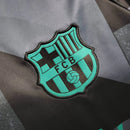Camisa Treino Barcelona 23/24 - Torcedor Nike Masculina - Cinza com detalhes em preto