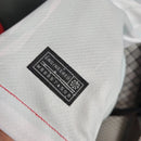 Camisa Liverpool Edição especial 24/25 - Torcedor Nike Masculina - Branca com detalhes em preto e vermelho