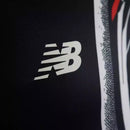 Camisa São Paulo Pré-jogo 25/26 - Torcedor New Balance Masculina - Preta com detalhes em branco e vermelho