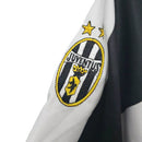 Camisa Retrô Juventus I 1997/1998 - Kappa Mascukina - Preta e branca