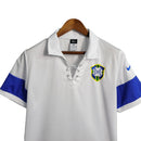 Camisa Seleção Brasileira III Retrô 2004 Torcedor Masculina - Branco com detalhes em azul e brasão CDB