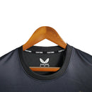 Camisa Newcastle Treino 23/24 - Torcedor Castore Masculina - Preta com detalhes em rosa e azul