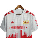 Camisa Union Berlin Edição Especial 23/24 - Torcedor Adidas Masculina - Branca com detalhes em vermelho e amarelo