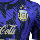 Camisa Seleção Argentina Pré-Jogo 23/24 - Jogador Adidas Masculina - Roxa com detalhes em preto e branco