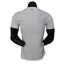Camisa Leeds I 23/24 - Jogador Adidas Masculina - Branca com detalhes em azul e amarelo