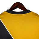 Camisa Rayo Vallecano III 23/24 - Torcedor Umbro Masculina - Dourado com detalhes em preto e branco