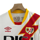 Kit Infantil Rayo Vallecano I 23/24 Umbro - Branco com detalhes em amarelo e vermelho