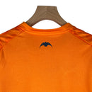 Kit Infantil Valencia III Puma 23/24 - Laranja com detalhes em azul