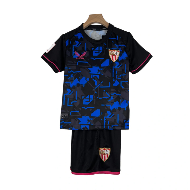 Kit Infantil Sevilla III Castore 23/24 - Preto com detalhes em azul