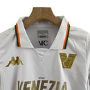 Kit Infantil Venezia I Kappa 23/24 - Branco com detalhes em dourado