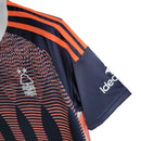 Camisa Nottingham Forest Edição Especial 23/24 - Masculina Adidas - Azul com detalhes em laranja e branco