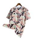 Camisa Seleção Japão Edição Especial 23/24 - Torcedor Adidas Masculina - Branca com detalhes em bege e roxo