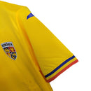 Camisa Seleção Romênia I 23/24 - Torcedor Joma Masculina - Amarela com detalhes em azul