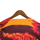 Camisa Galatasaray Treino 23/24 - Torcedor Nike Masculina - Vinho com detalhes em vermelho e amarelo