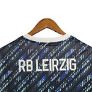 Camisa Red Bull Leipzig Edição Especial 23/24 - Torcedor Nike Masculina - Branca com detalhes em preto e verde