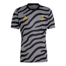 Camisa Juventus Pré-jogo 23/24 - Torcedor Adidas Masculina - Preta com detalhes em branco