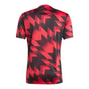 Camisa Manchester United Pré-jogo 25/26 - Torcedor Adidas Masculina - Preta com detalhes em vermelho