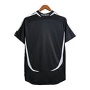 Camisa Retrô Real Madrid 06/07 - Masculina Adidas - Preta com detalhes em branco
