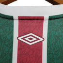 Camisa Fluminense I 24/25 - Torcedor Umbro Masculina - Verde e vermelha com todos os patches