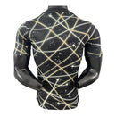 Camisa Chelsea Pré-jogo 25/26 - Jogador Nike Masculina - Preta com detalhes em amarelo