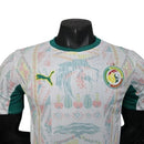 Camisa Seleção Senegal I 26/27 - Jogador Puma Masculina - Branca com detalhes em vermelho e amarelo e verde