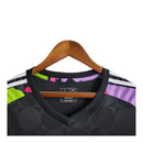 Camisa Arsenal Treino Edição Especial 24/25 - Torcedor Adidas Masculina - Preta com detalhes multicoloridas