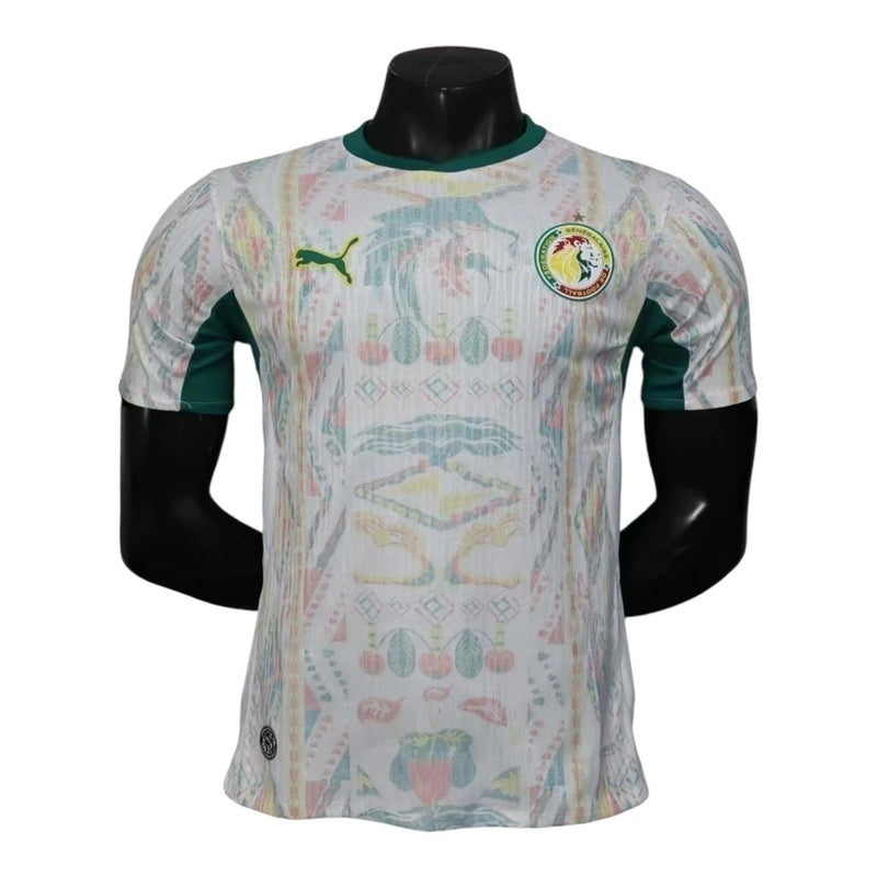 Camisa Seleção Senegal I 26/27 - Jogador Puma Masculina - Branca com detalhes em vermelho e amarelo e verde