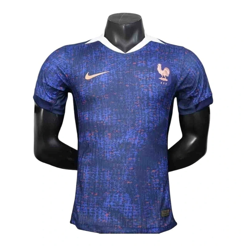 Camisa Seleção França I 25/26 - Jogador Nike Masculina - Azul com detalhes em vermelho