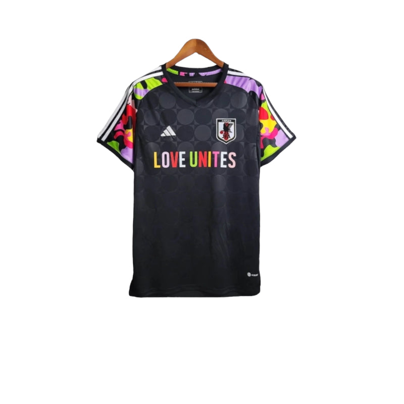 Camisa Japão Treino 24/25 - Torcedor Adidas Masculina - Preta com detalhes multicoloridas