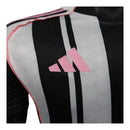 Camisa Juventus I 25/26 - Jogador Adidas Masculina - Preta e branca com detalhes em rosa