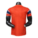 Camisa Seleção Noruega I 26/27 - Jogador Nike Masculina - Vermelha com detalhes em azul